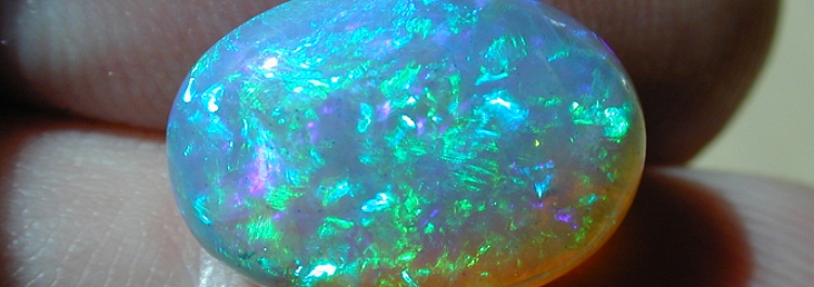 Light / White Opal